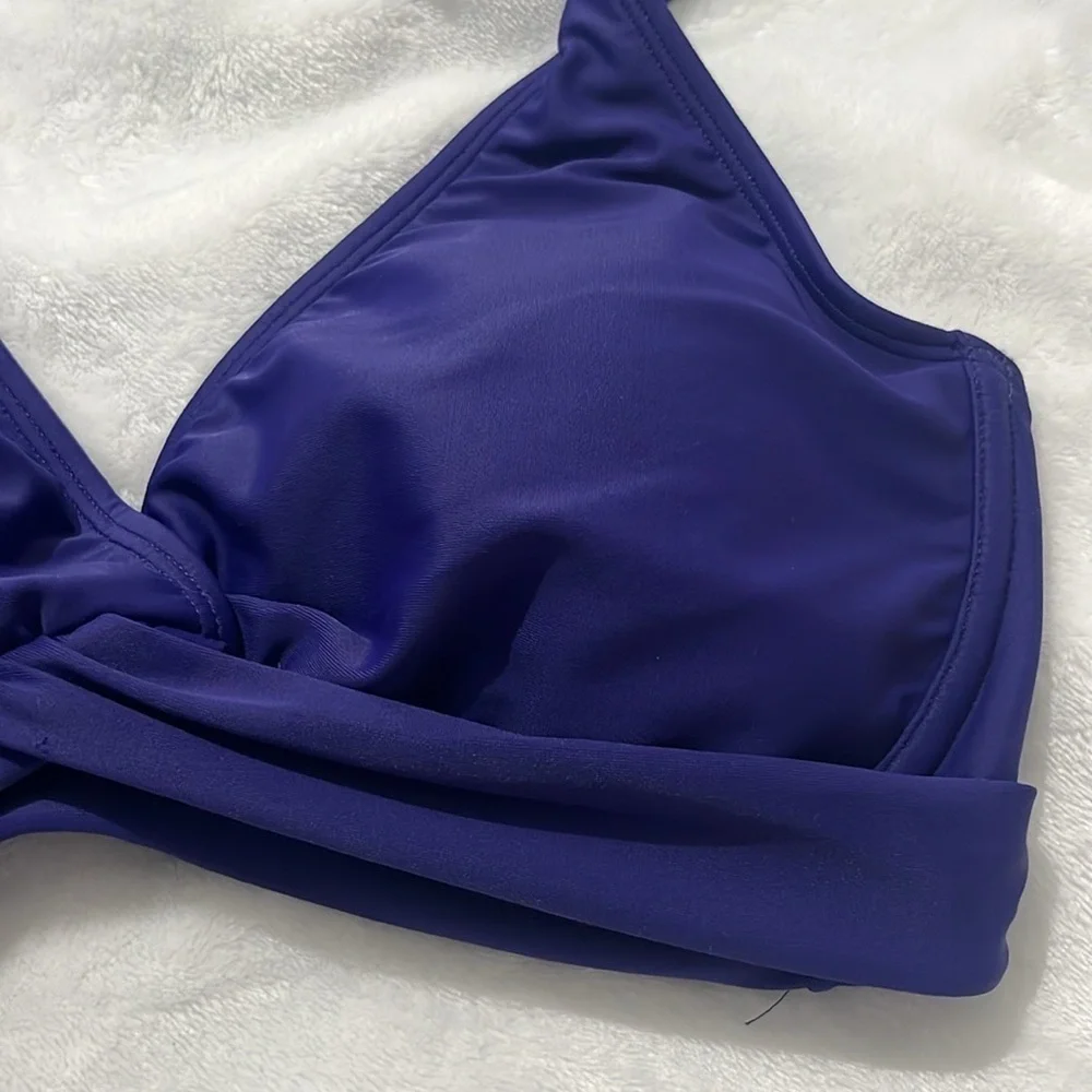 Athleta Women’s Bikini Top Size 32D or 32DD Blue Halter Tie Neck Underwire